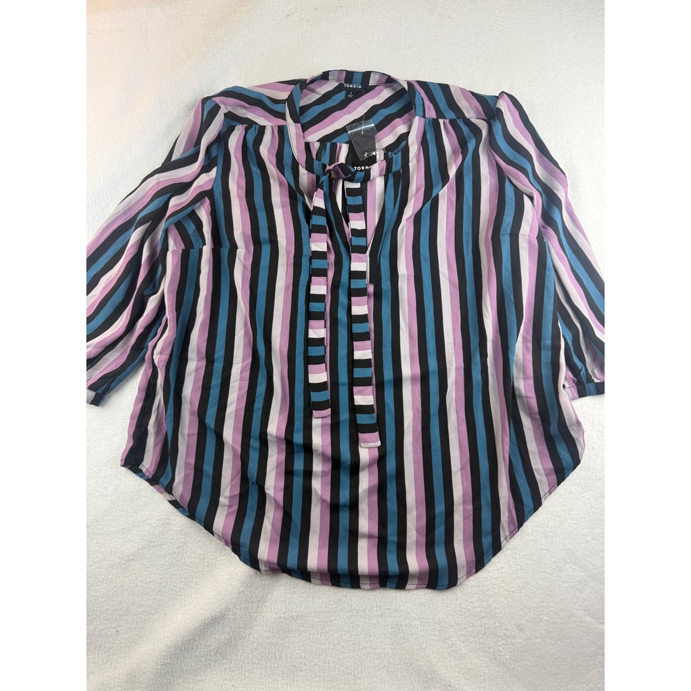 Torrid Women's Plus‎ Size Striped Tie Neck Blouse Top Size 1 (14/16) NWT